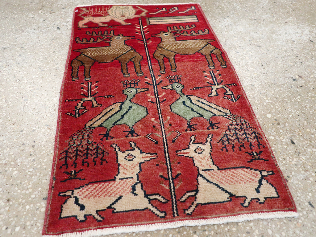 Vintage Persian Mahal Pictorial Rug, No.26228 - Gss