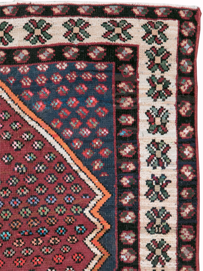 Vintage Persian Shiraz Rug, No.26248 - Gss