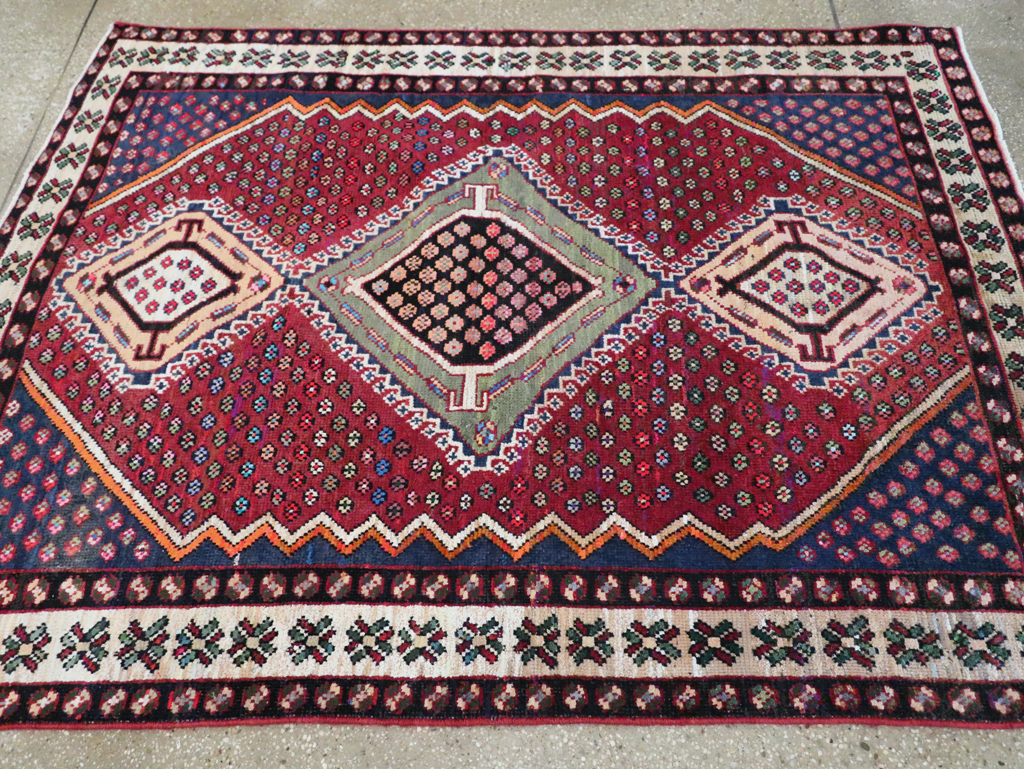 Vintage Persian Shiraz Rug, No.26248 - Gss