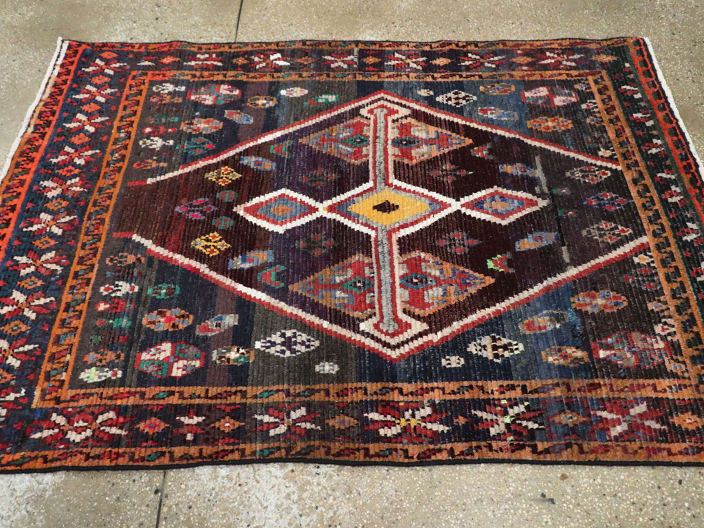 Vintage Persian Gabbeh Accent Rug, No.26269 - Gss