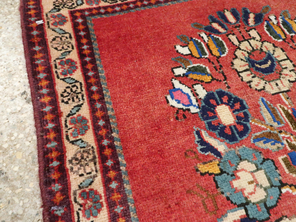 Vintage Persian Shiraz Rug, No.26274 - Gss