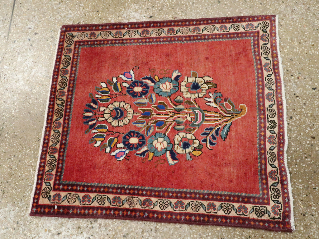 Vintage Persian Shiraz Rug, No.26274 - Gss