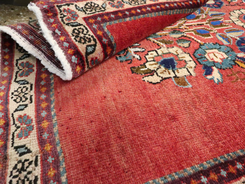 Vintage Persian Shiraz Rug, No.26274 - Gss