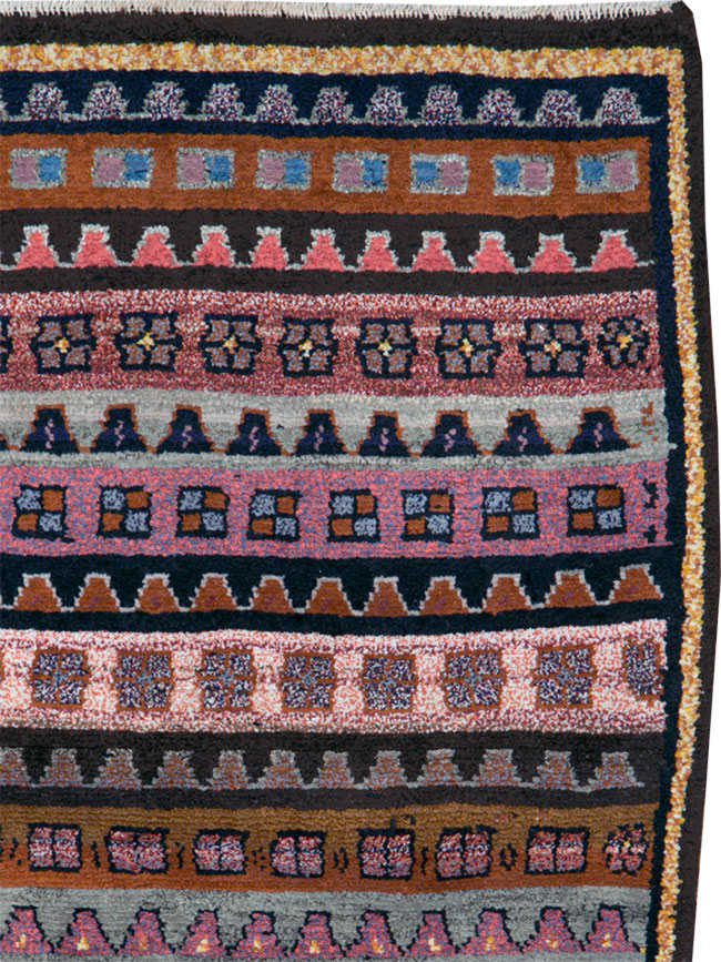 Vintage Persian Gabbeh Rug, No.26286 - Gss