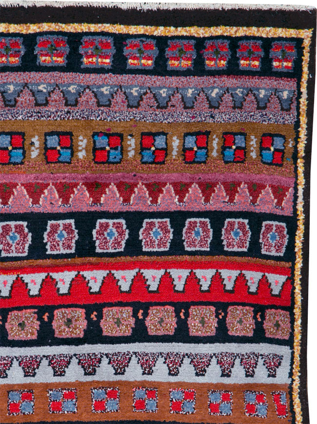 Vintage Persian Gabbeh Rug, No.26286 - Gss