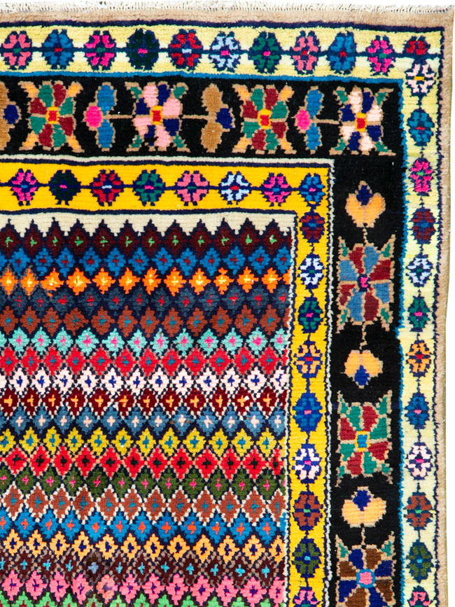 Vintage Persian Mahal Gallery Carpet, No.26296 - Gss