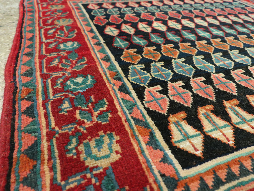 Vintage Persian Mahal Square Rug, No.26305 - Gss