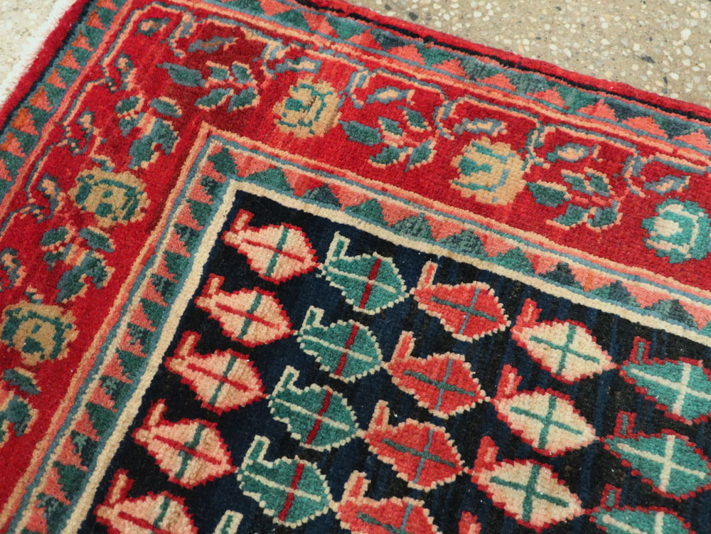 Vintage Persian Mahal Square Rug, No.26305 - Gss