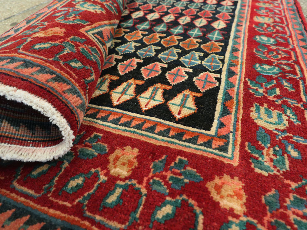Vintage Persian Mahal Square Rug, No.26305 - Gss