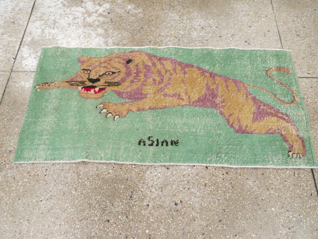 Vintage Turkish Anatolian Pictorial Throw Rug, No.26451 - Gss