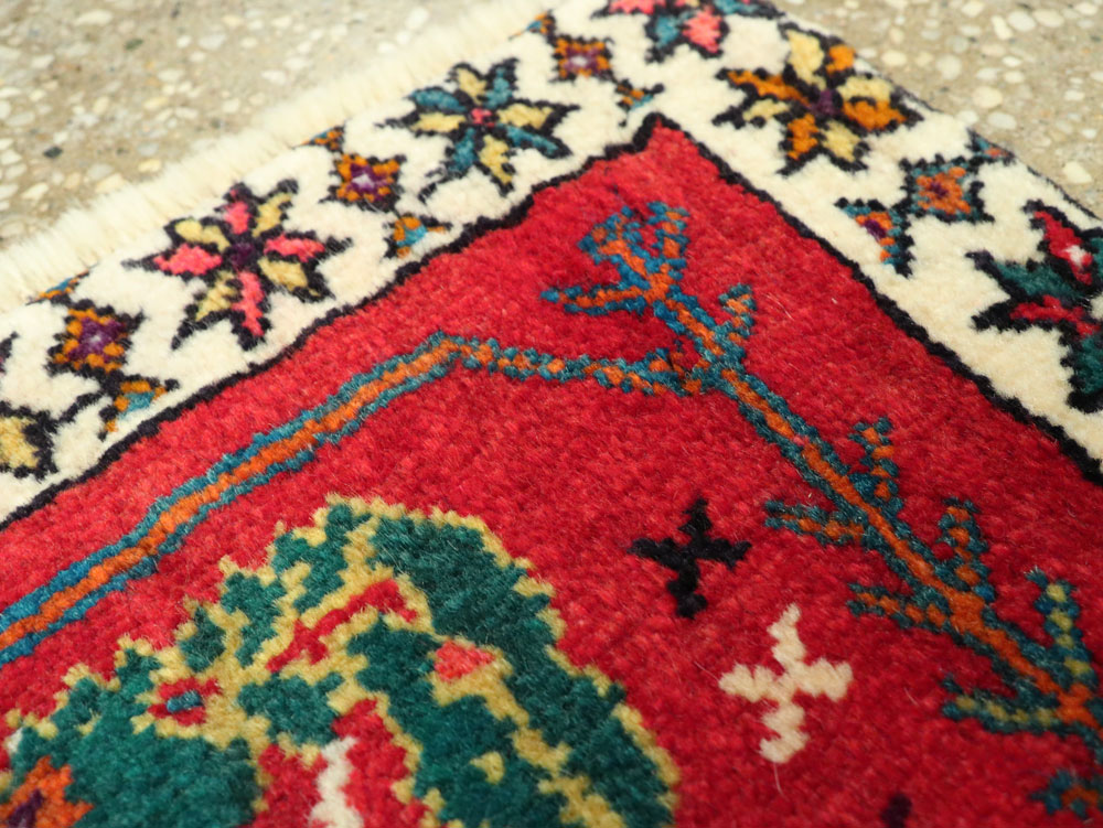 Vintage Persian Shiraz Rug, No.26600 - Gss