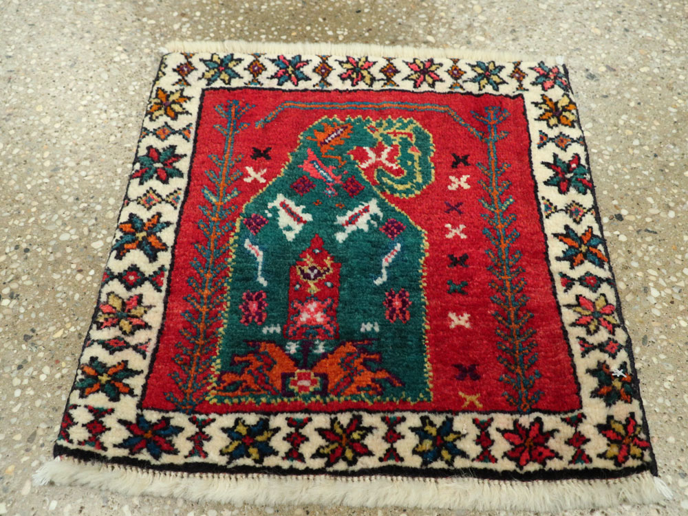 Vintage Persian Shiraz Rug, No.26600 - Gss