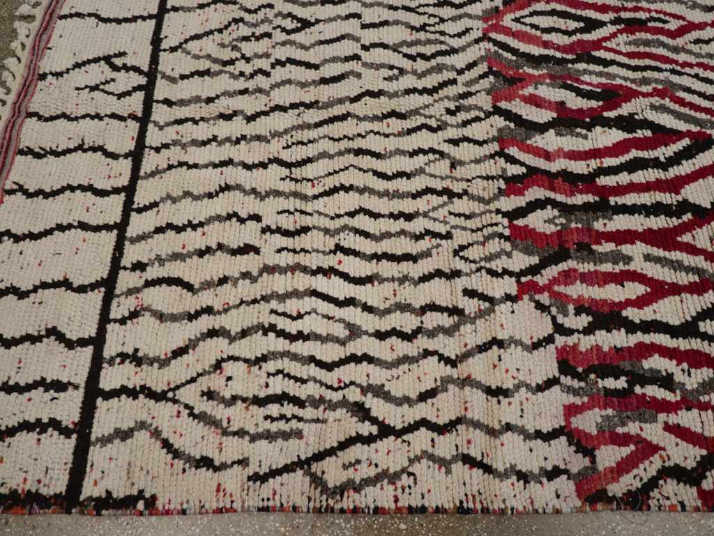 Modern Moroccan Carpet, No.26645 - Gss