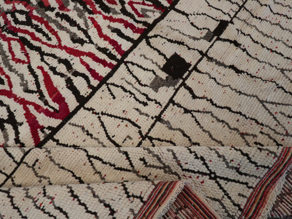 Modern Moroccan Carpet, No.26645 - Gss