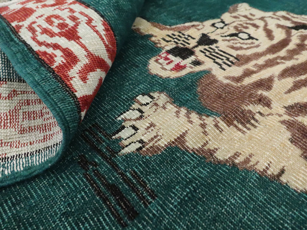 Vintage Pictorial Anatolian Rug, No.26669 - Gss