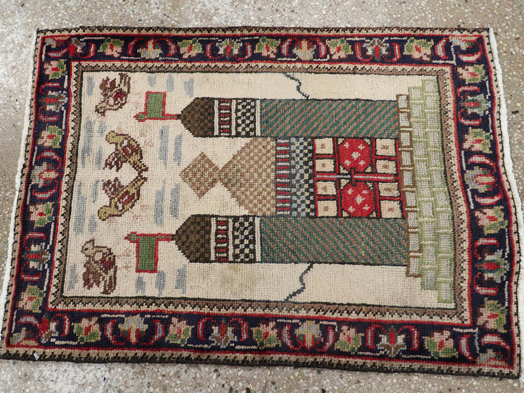 Vintage Persian Tabriz Pictorial Rug, No.26704 - Gss