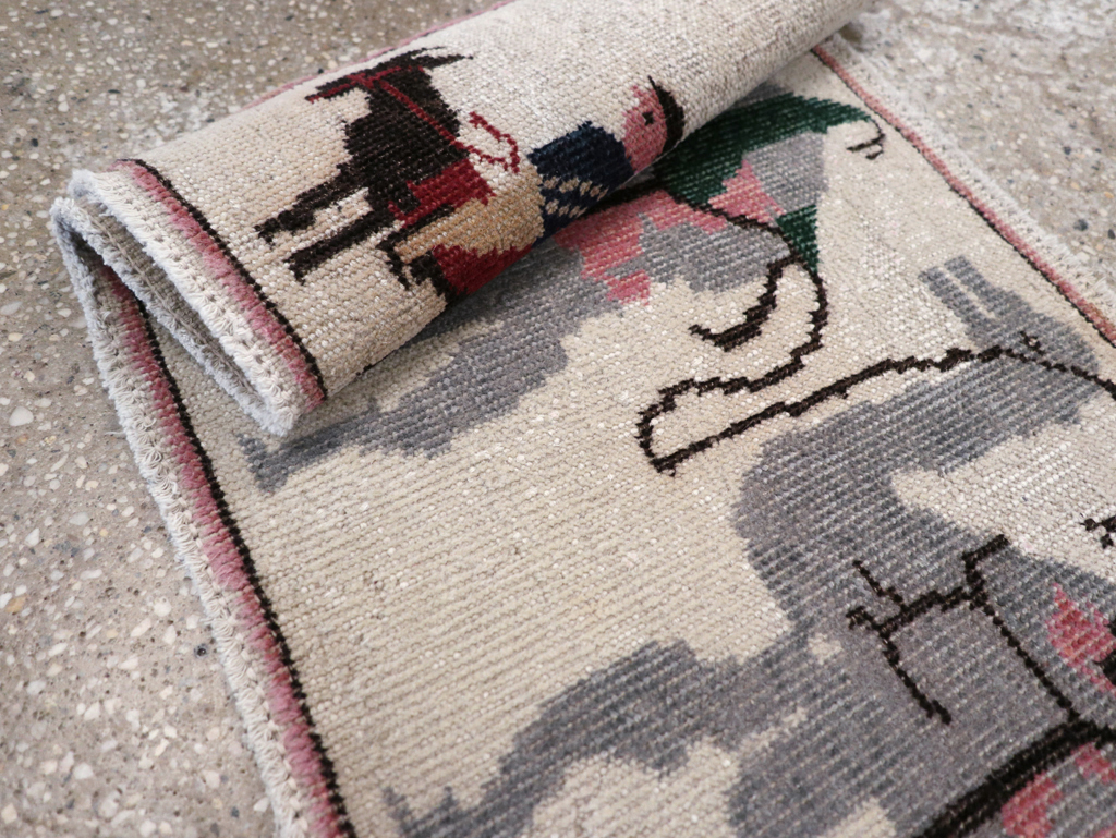 Vintage Turkish Pictorial Throw Rug, No.26817 - Gss