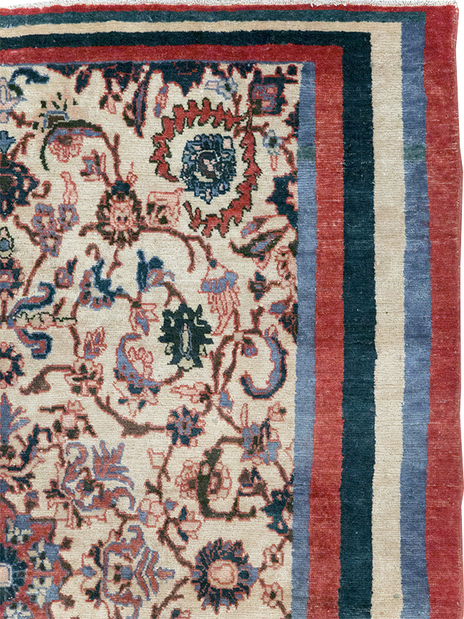 Vintage Persian Isfahan Accent Rug, No.26834 - Gss