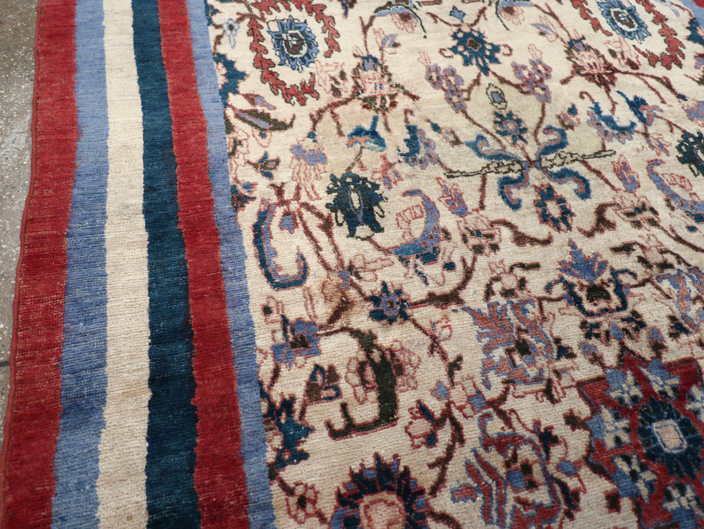 Vintage Persian Isfahan Accent Rug, No.26834 - Gss