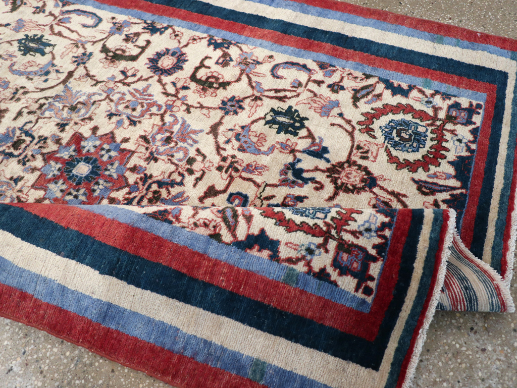 Vintage Persian Isfahan Accent Rug, No.26834 - Gss
