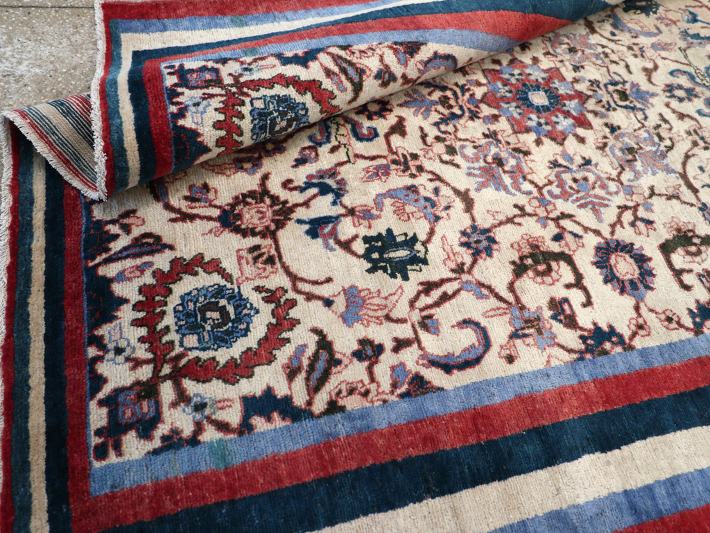Vintage Persian Isfahan Accent Rug, No.26834 - Gss