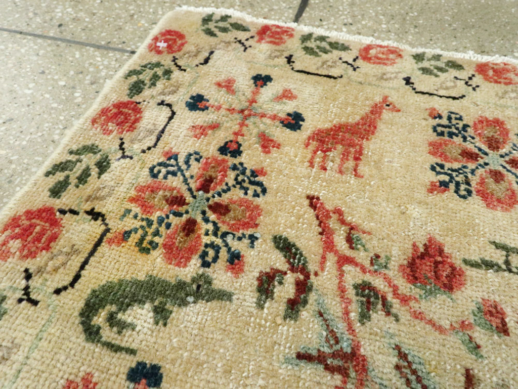 Vintage Persian Tabriz Pictorial Rug, No.26930 - Gss