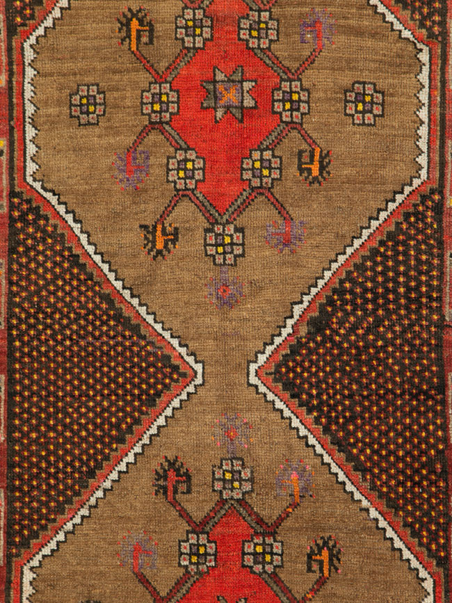 Vintage Persian Kurd Gallery Rug, No.27072 - Gss