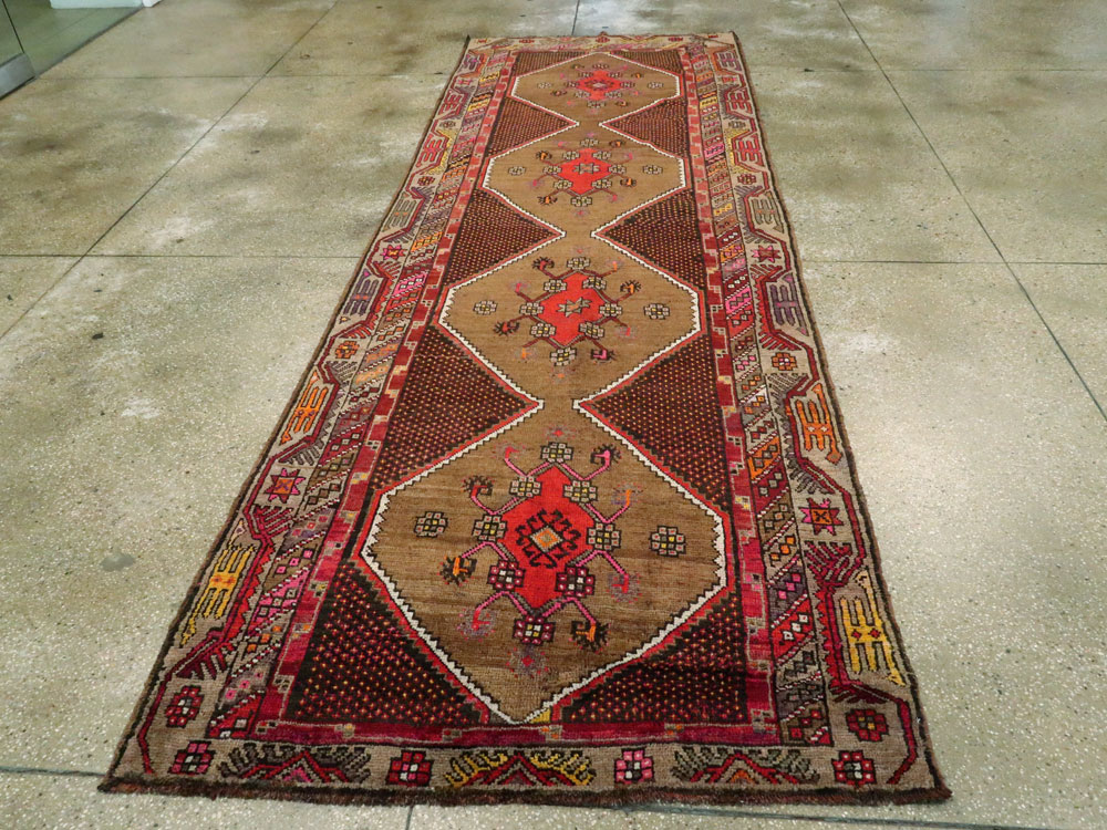 Vintage Persian Kurd Gallery Rug, No.27072 - Gss