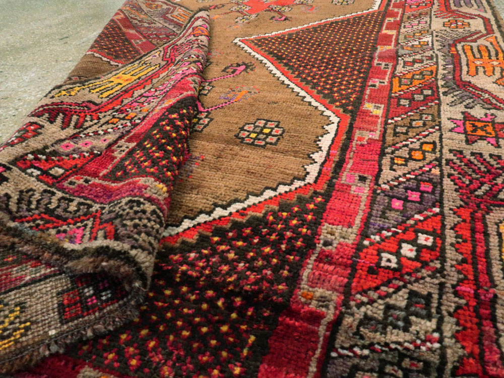 Vintage Persian Kurd Gallery Rug, No.27072 - Gss