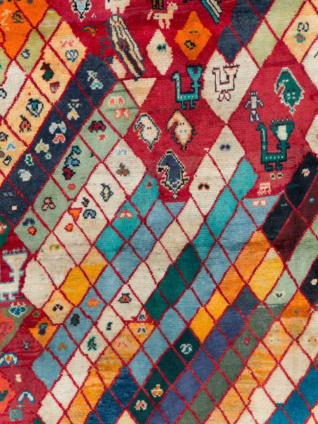 Vintage Persian Shiraz Rug, No.27077 - Gss