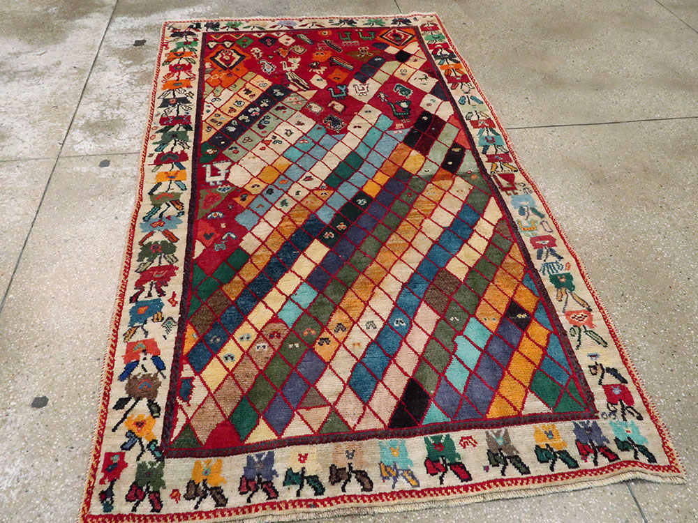 Vintage Persian Shiraz Rug, No.27077 - Gss
