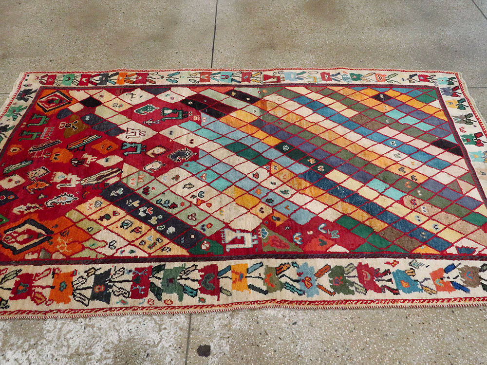 Vintage Persian Shiraz Rug, No.27077 - Gss