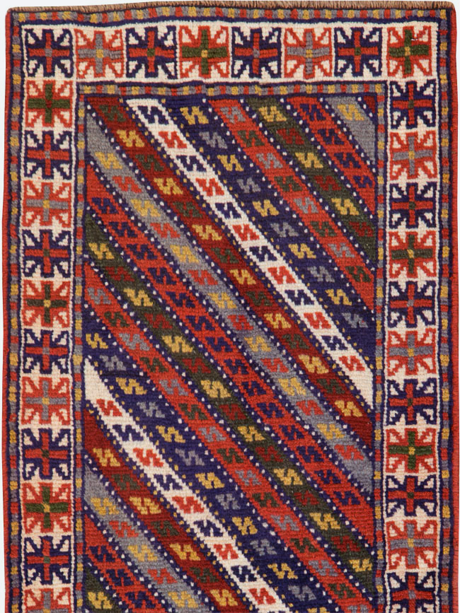 Vintage Persian Shiraz Small Runner, No.27109 - Gss