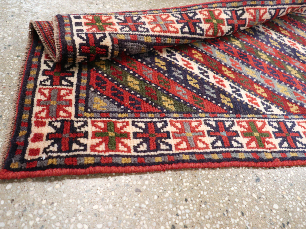 Vintage Persian Shiraz Small Runner, No.27109 - Gss