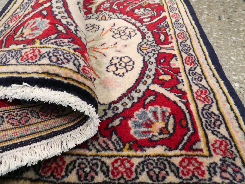 Vintage Persian Quom Rug, No.27113 - Gss