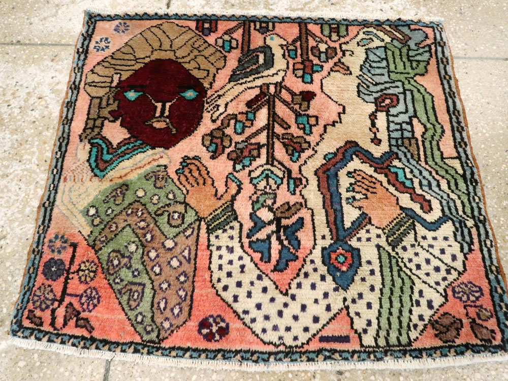 Vintage Persian Mahal Pictorial Rug, No.27114 - Gss