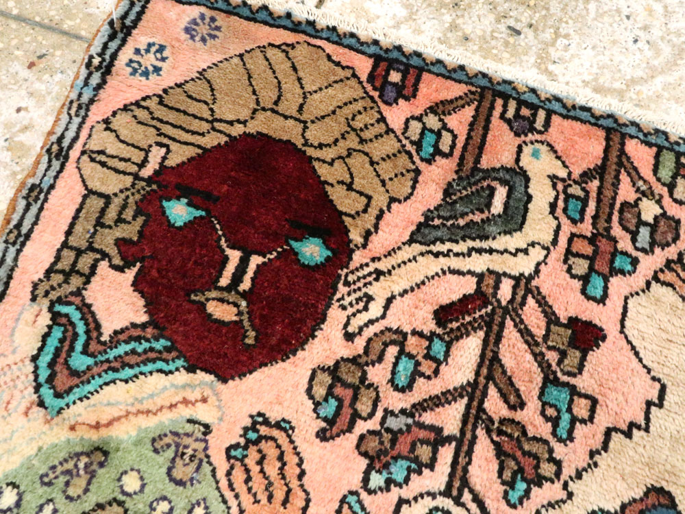 Vintage Persian Mahal Pictorial Rug, No.27114 - Gss