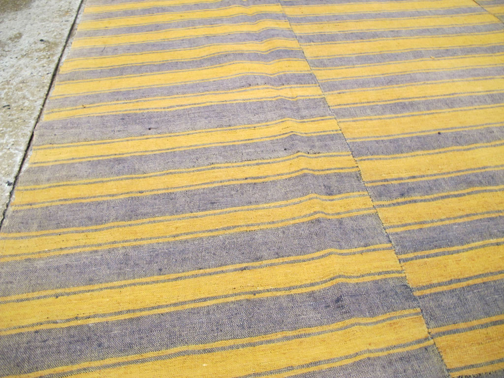 Vintage Turkish Flatweave Kilim Accent Rug, No.27173 - Gss