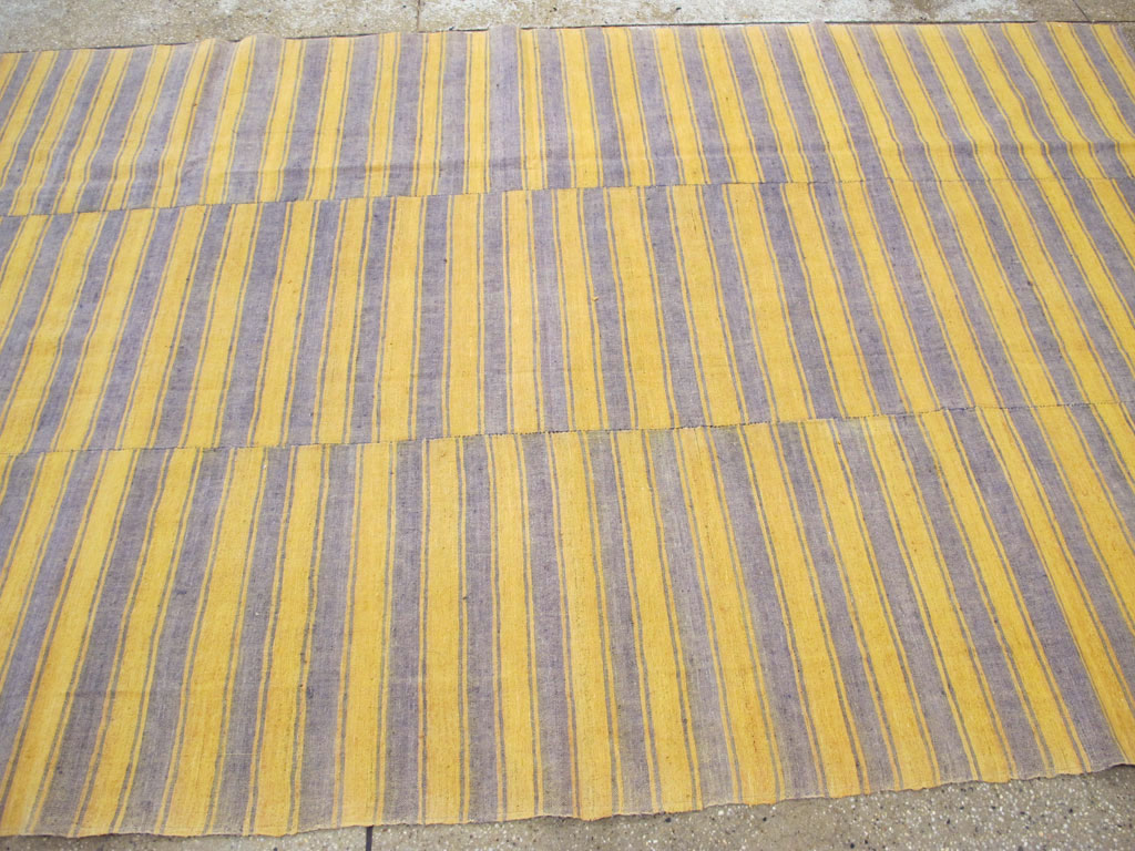 Vintage Turkish Flatweave Kilim Accent Rug, No.27173 - Gss