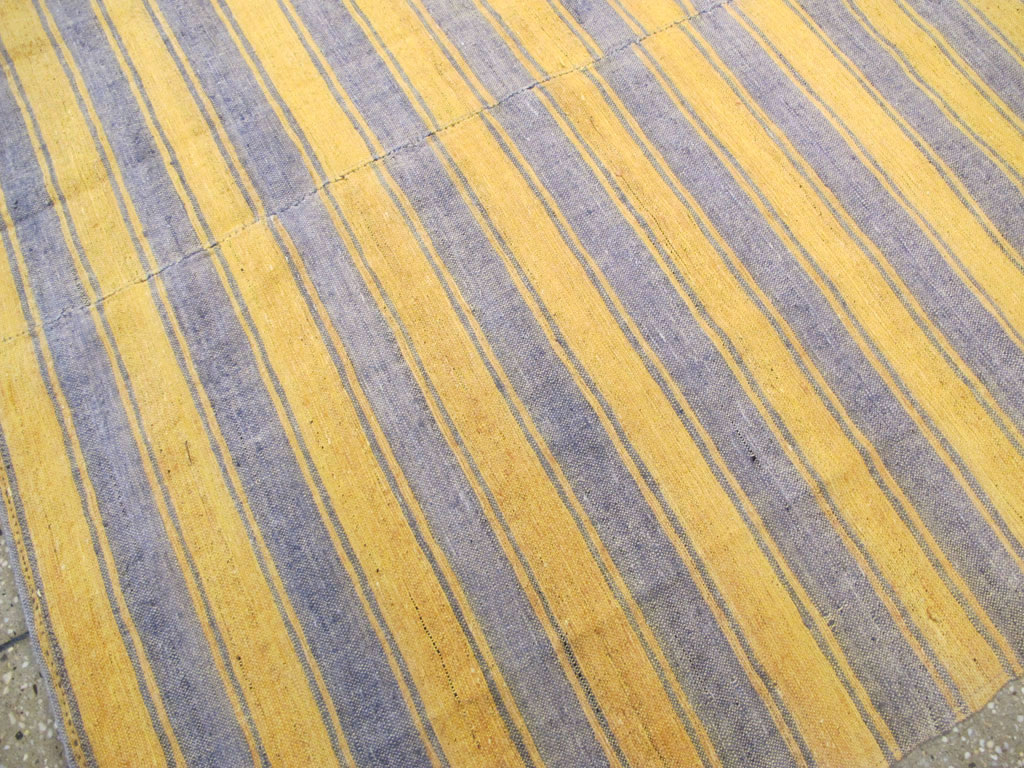 Vintage Turkish Flatweave Kilim Accent Rug, No.27173 - Gss