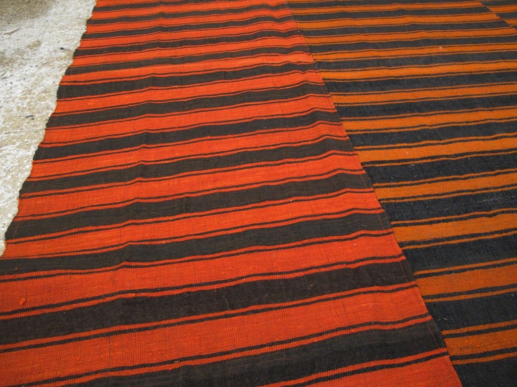 Vintage Turkish Flatweave Kilim Accent Rug, No.27175 - Gss