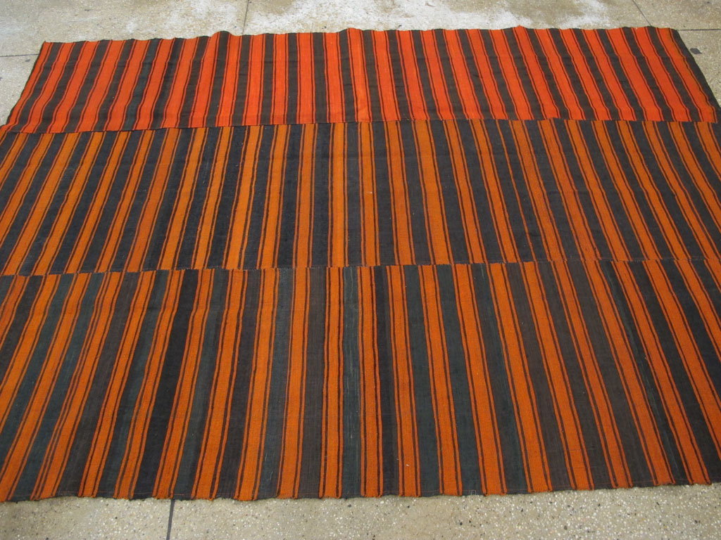 Vintage Turkish Flatweave Kilim Accent Rug, No.27175 - Gss