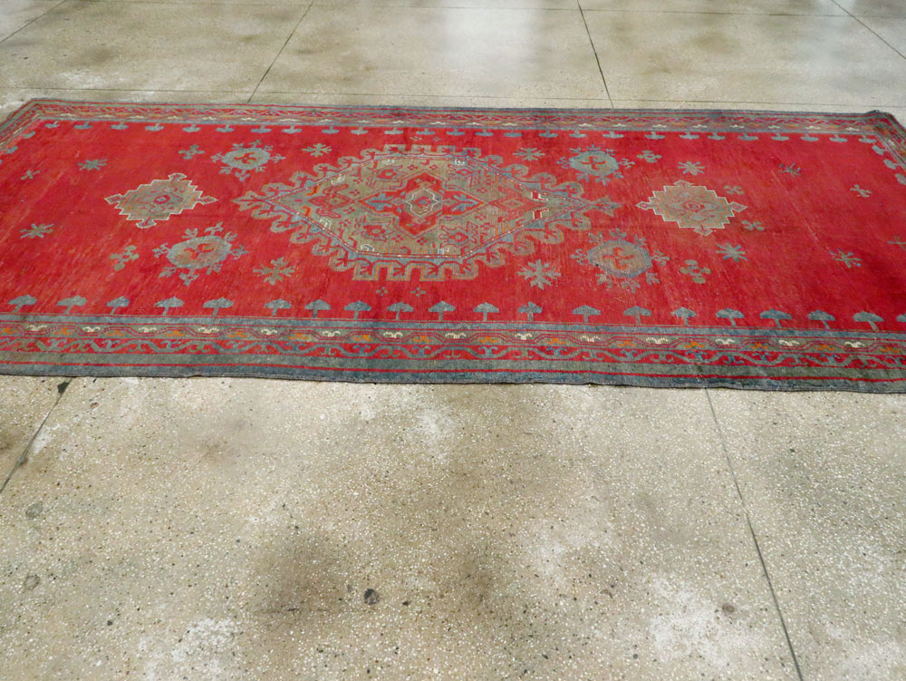Antique Oushak Gallery Carpet, No.27244 - Gss