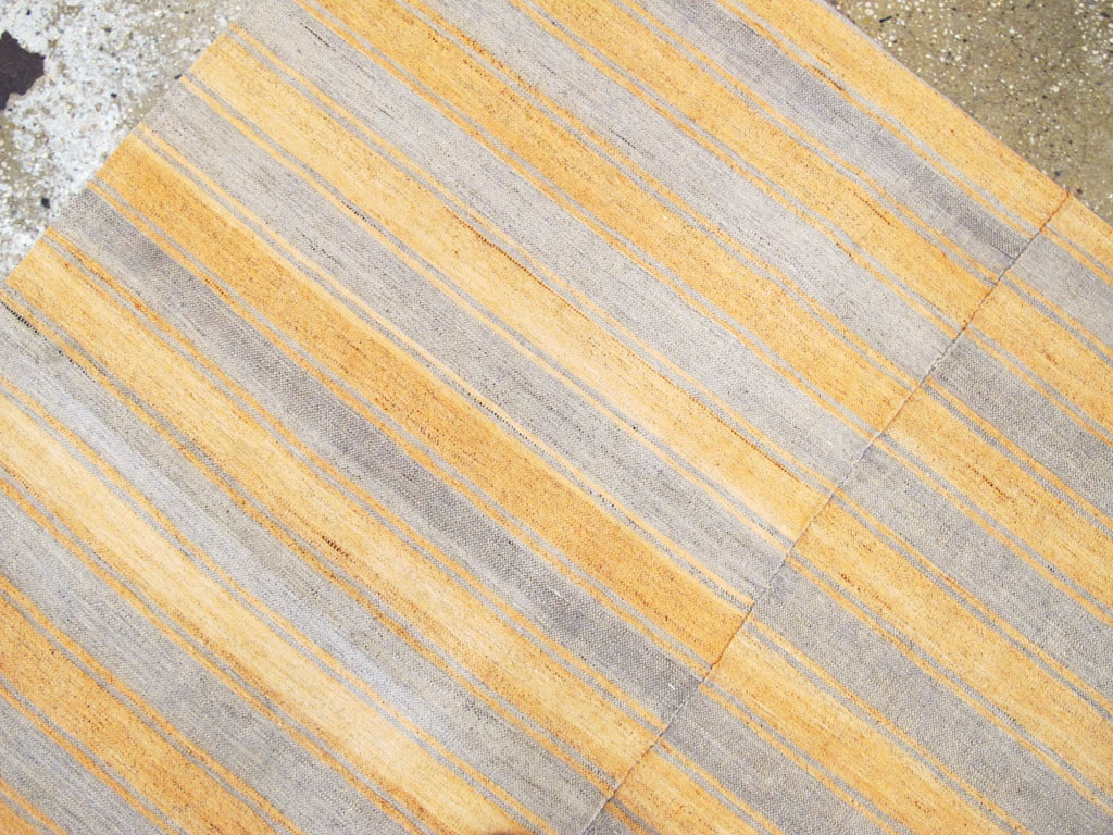 Vintage Turkish Flatweave Kilim Accent Rug, No.27275 - Gss