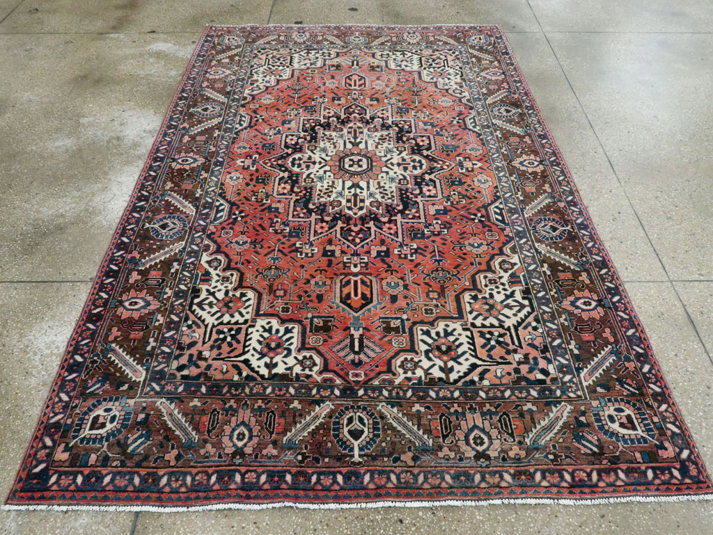 Vintage Persian Bakhtiari Accent Rug, No.27302 - Gss