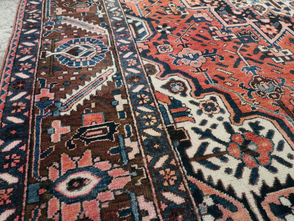 Vintage Persian Bakhtiari Accent Rug, No.27302 - Gss