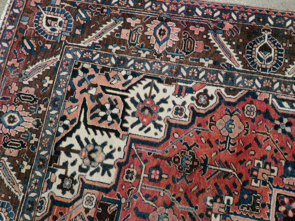 Vintage Persian Bakhtiari Accent Rug, No.27302 - Gss