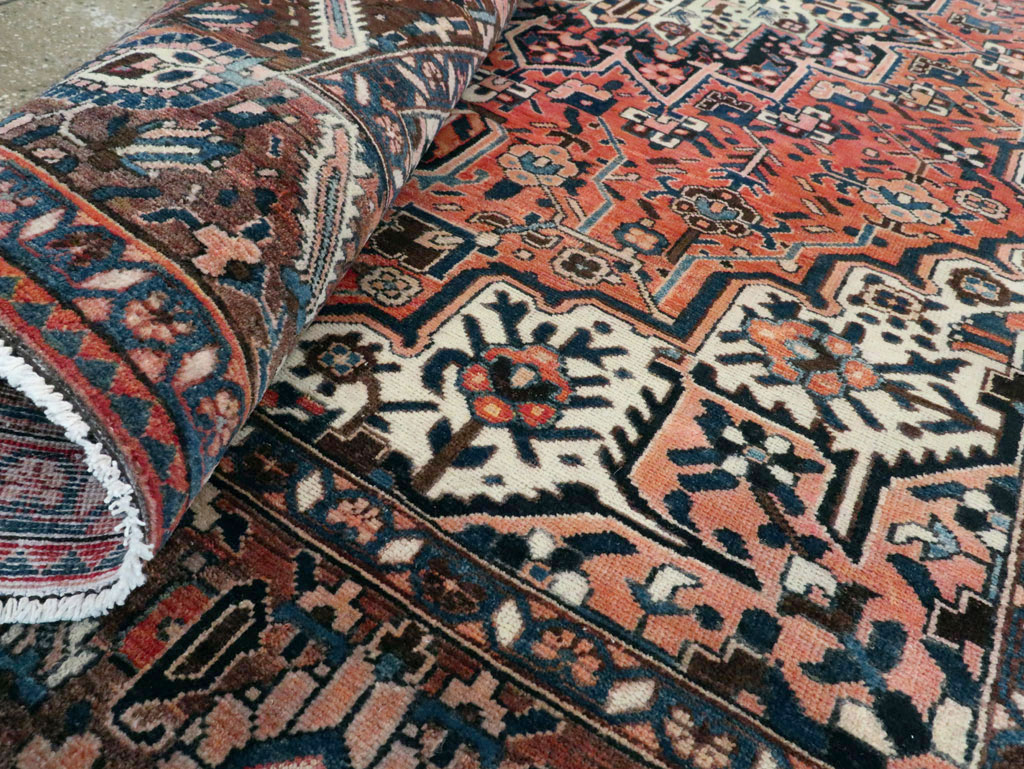 Vintage Persian Bakhtiari Accent Rug, No.27302 - Gss