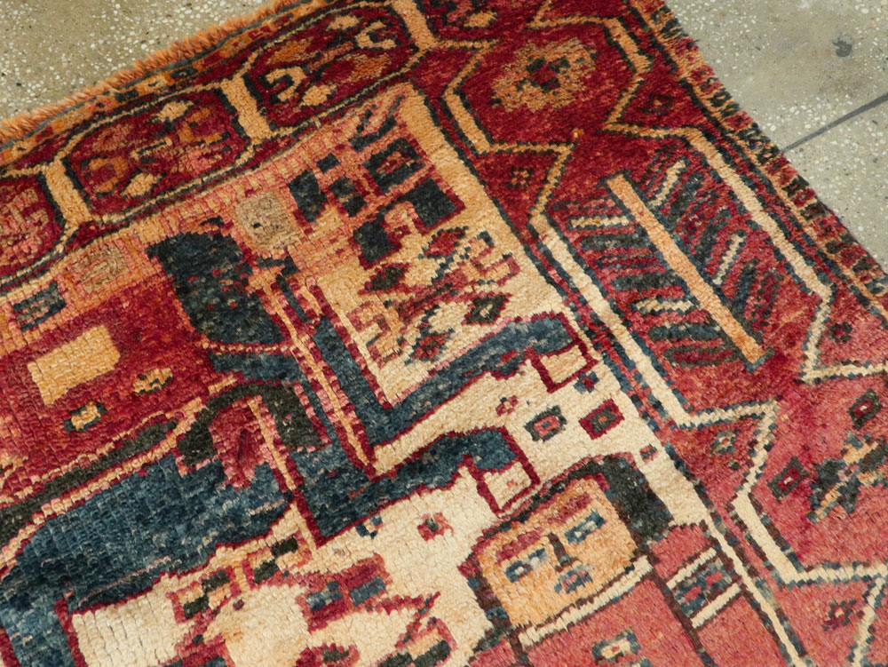 Vintage Persian Bakhtiari Pictorial Rug, No.27318 - Gss