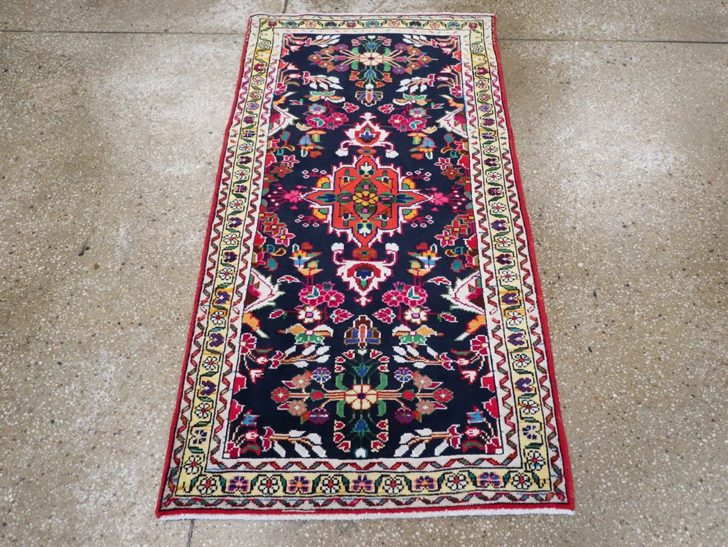 Vintage Persian Hamadan Rug, No.27369 - Gss